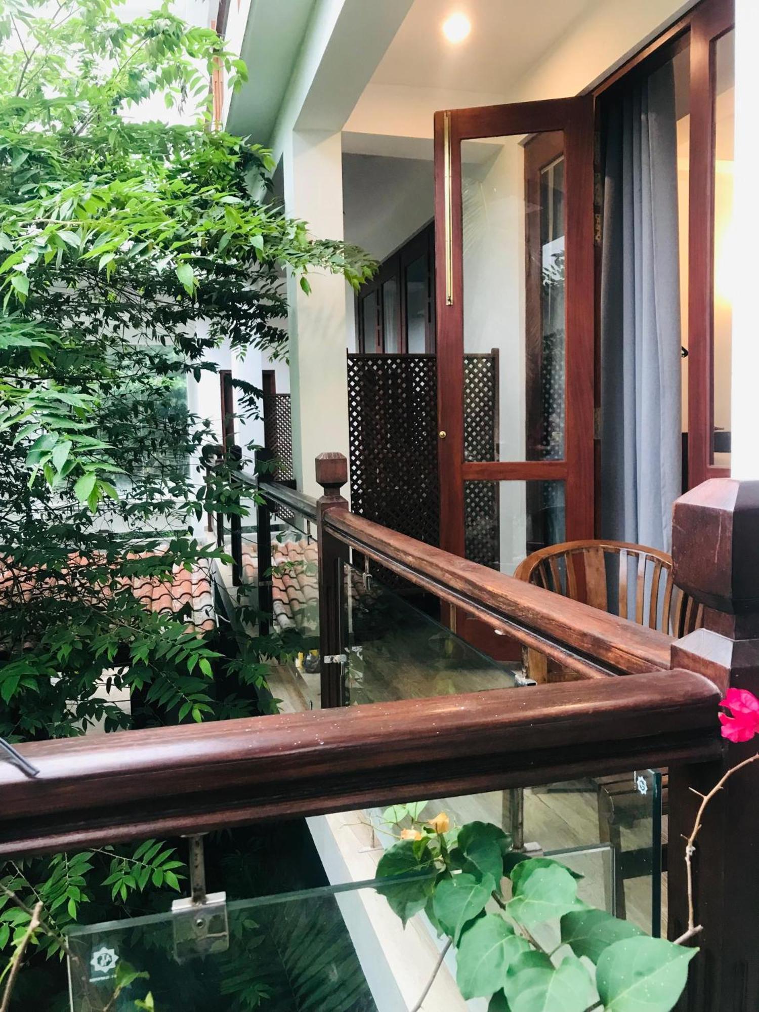 Blue Whales Hotel Hikkaduwa Exterior foto